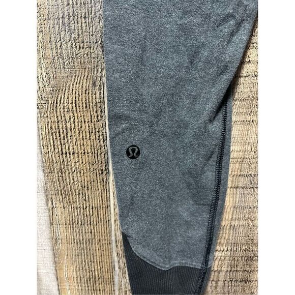 Lululemon Womens Size 4 Refine Crop Joggers Heathered Black Mid Rise Pull On - Picture 4 of 5